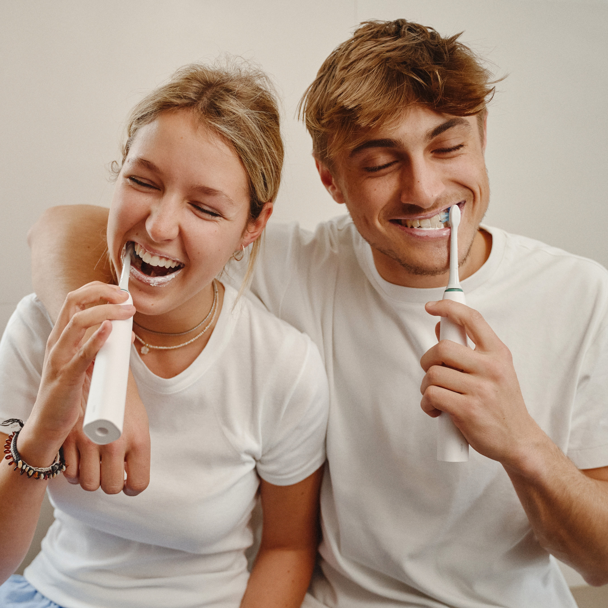 Sonic Toothbrush Set - 50000 Strokes Per Minutes